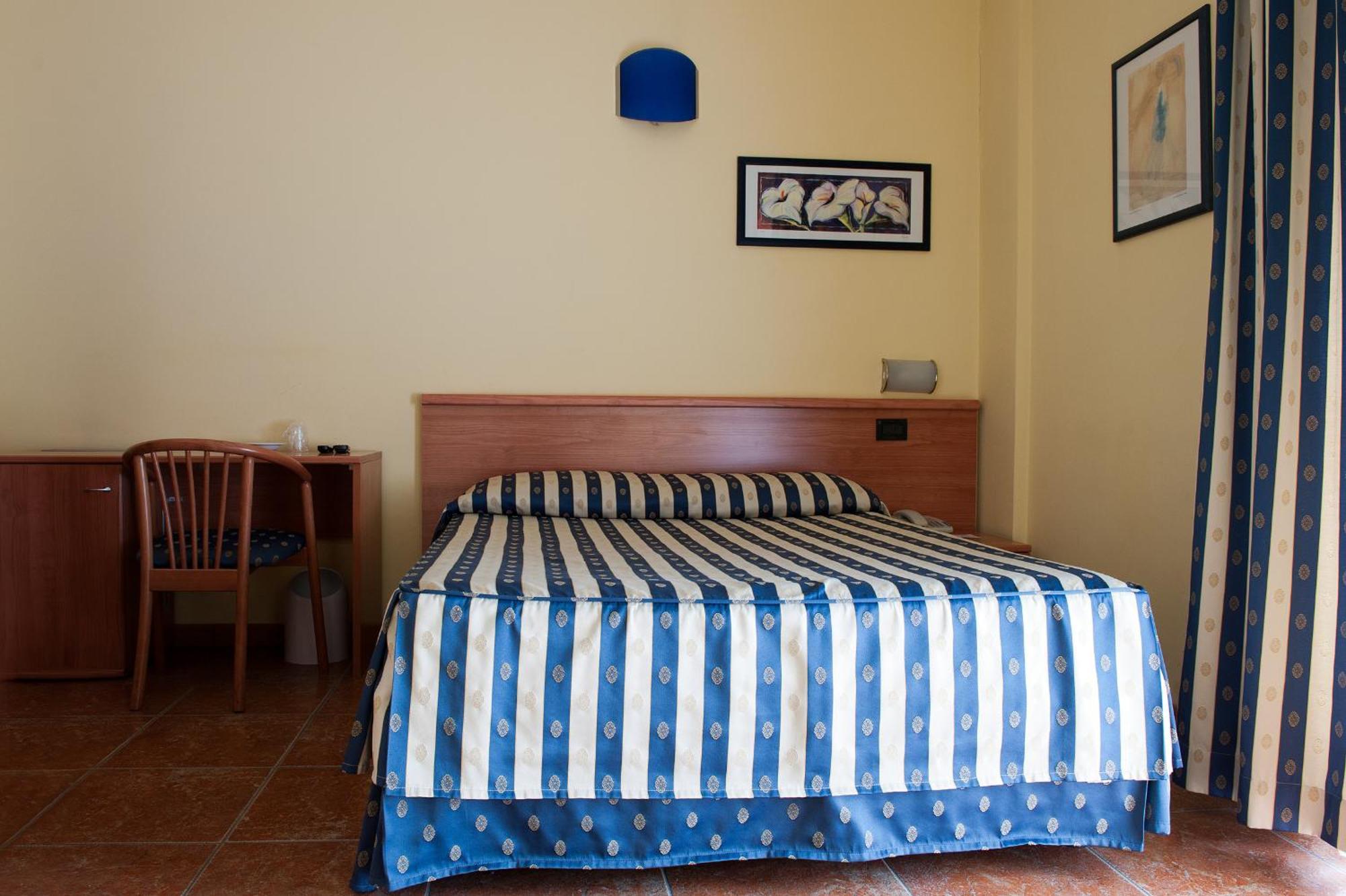 Hotel Blue Ribbon Vercelli Buitenkant foto