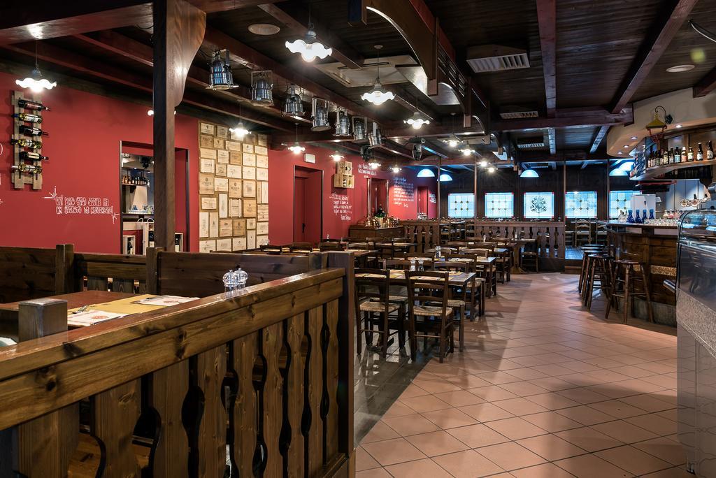 Hotel Blue Ribbon Vercelli Buitenkant foto