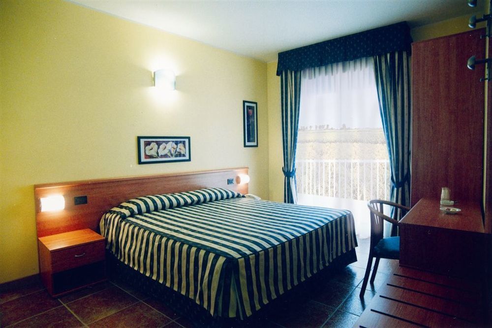 Hotel Blue Ribbon Vercelli Buitenkant foto