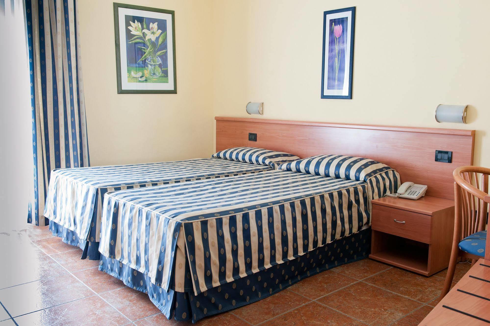 Hotel Blue Ribbon Vercelli Buitenkant foto
