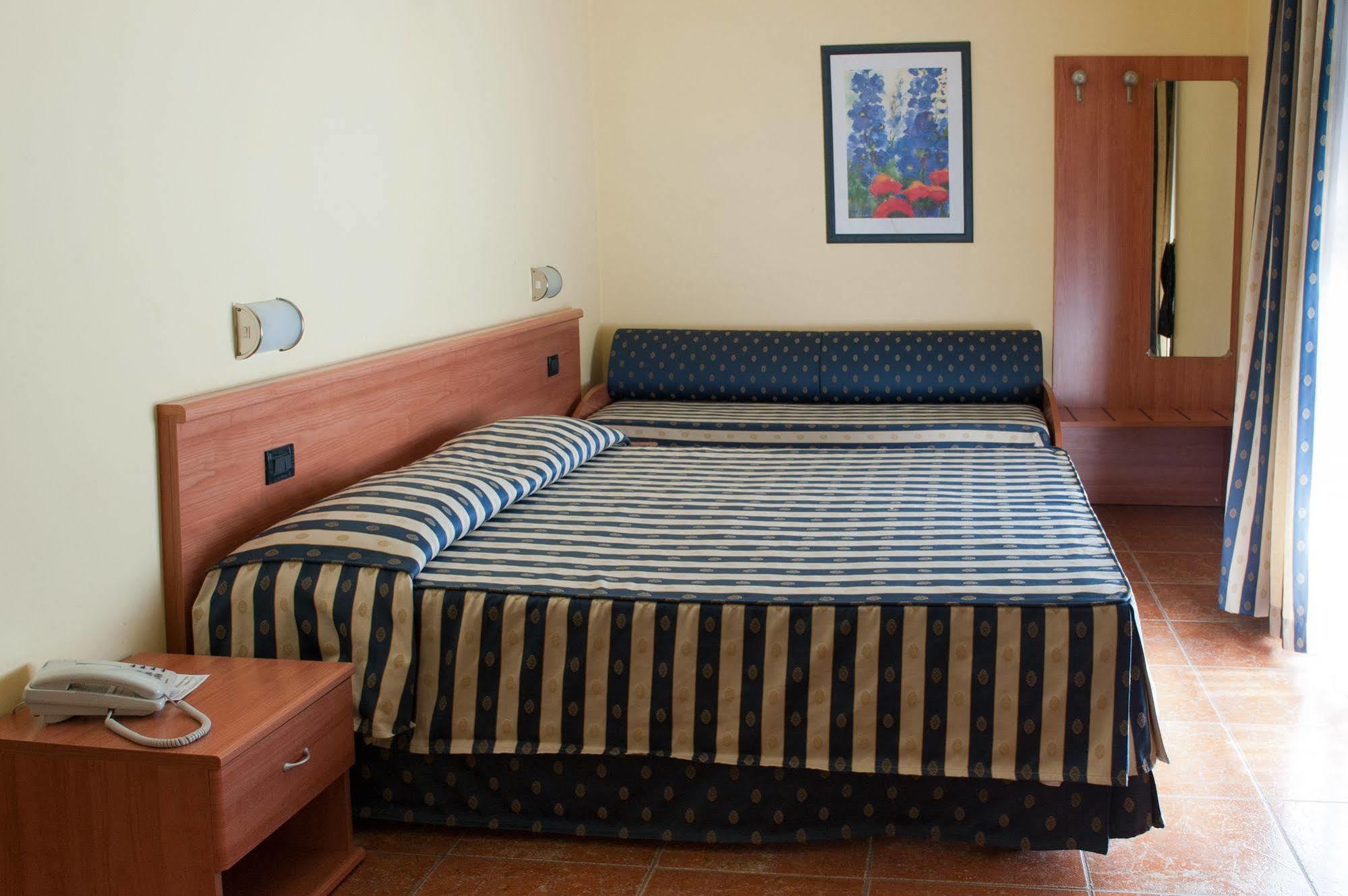 Hotel Blue Ribbon Vercelli Buitenkant foto